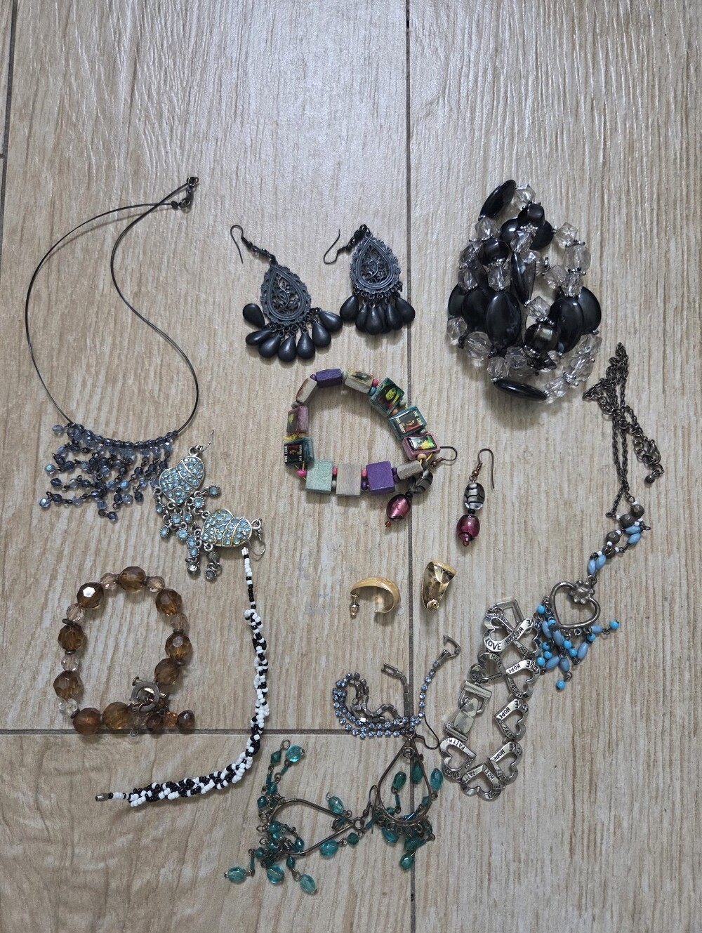 Mixed Fashion Jewelry Lot - Earrings, Necklaces & Bracelets